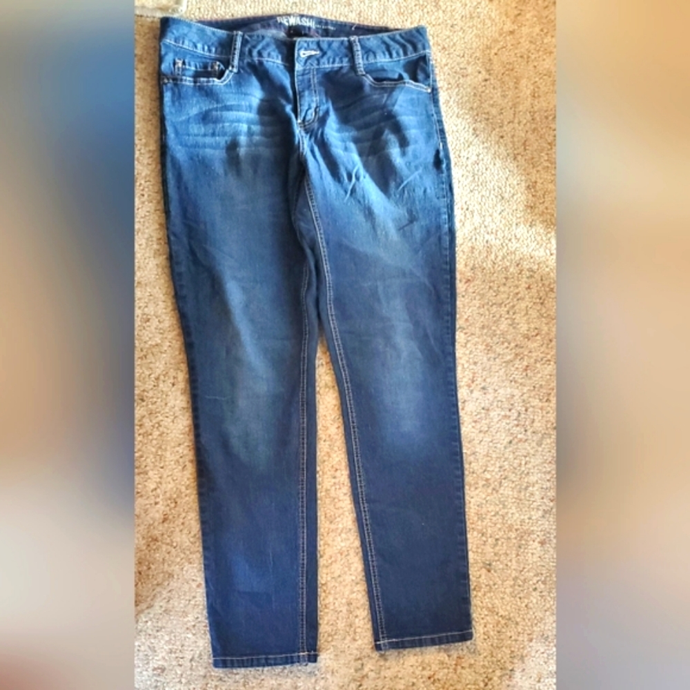 Rewash jeans sz 11 nice slightly worn shape.  28" inseam